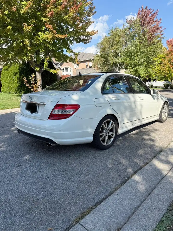 Mercedes-Benz C-Class снимка Mercedes-Benz C-Class