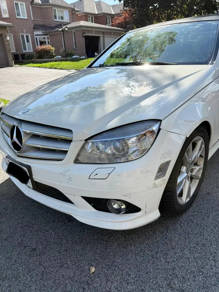 Mercedes-Benz C-Class снимка Mercedes-Benz C-Class