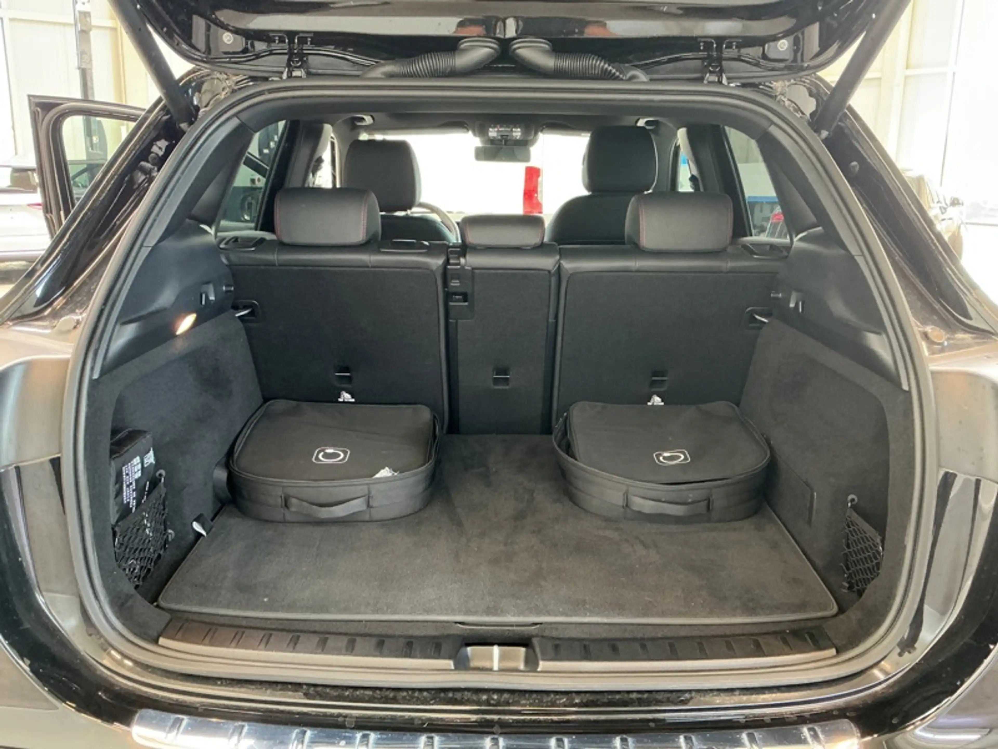 Mercedes-Benz EQA 250 + AMG Pack Night Pano — photo 12