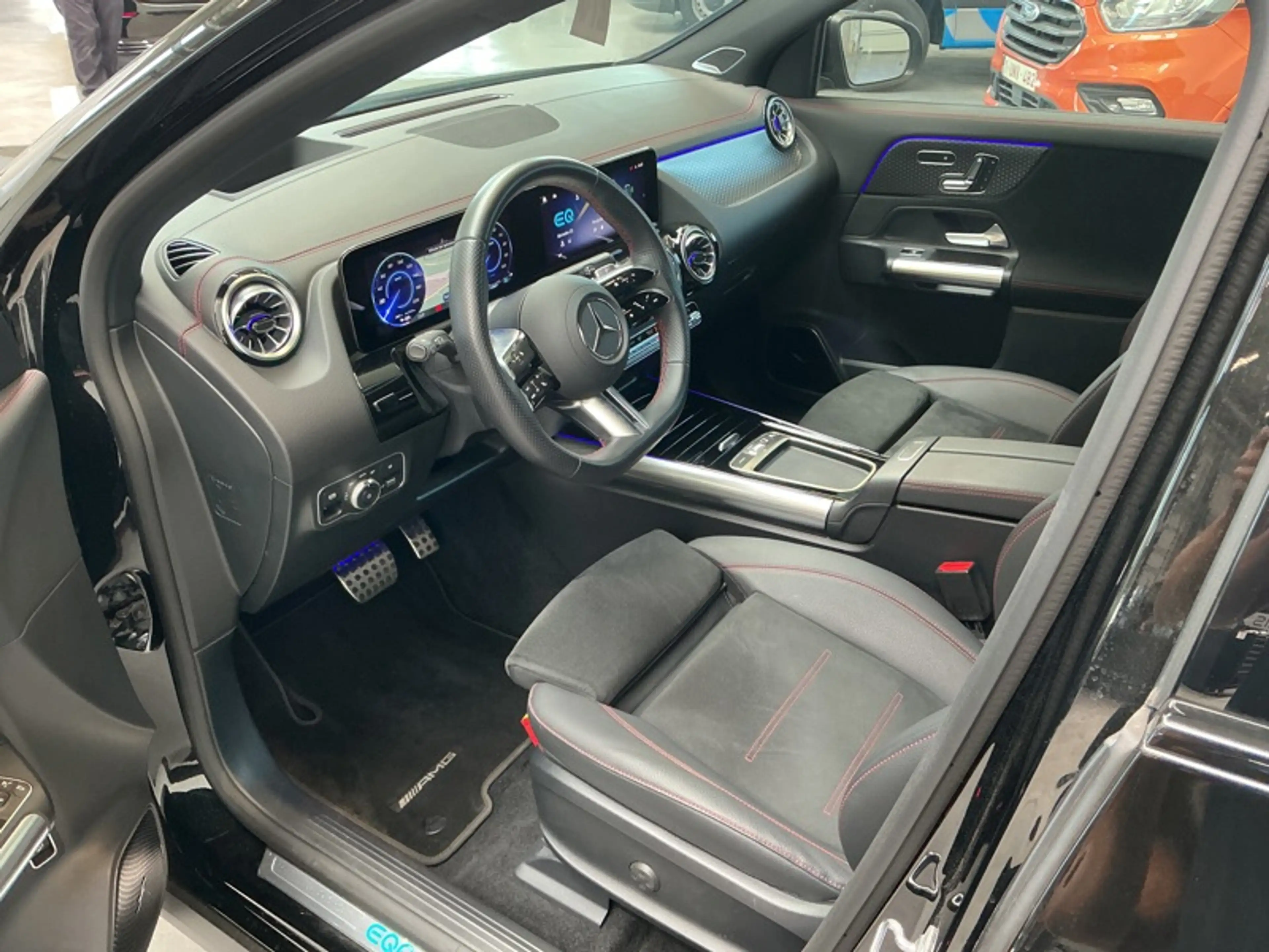 Mercedes-Benz EQA 250 + AMG Pack Night Pano — photo 10