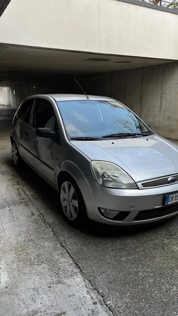 Ford Fiesta 1.25 Ghia 16v - 2