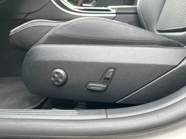 Mercedes-Benz C view 12