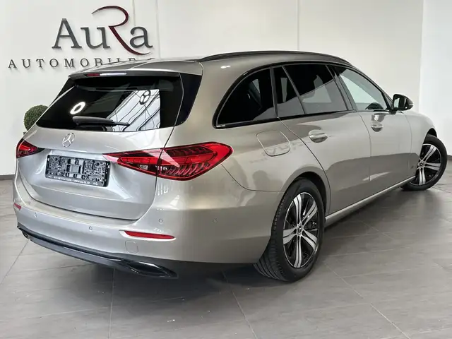 Mercedes-Benz C view 4