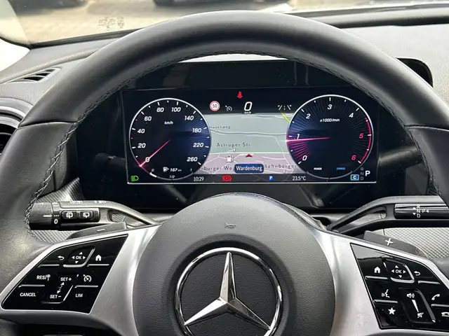 Mercedes-Benz C view 15