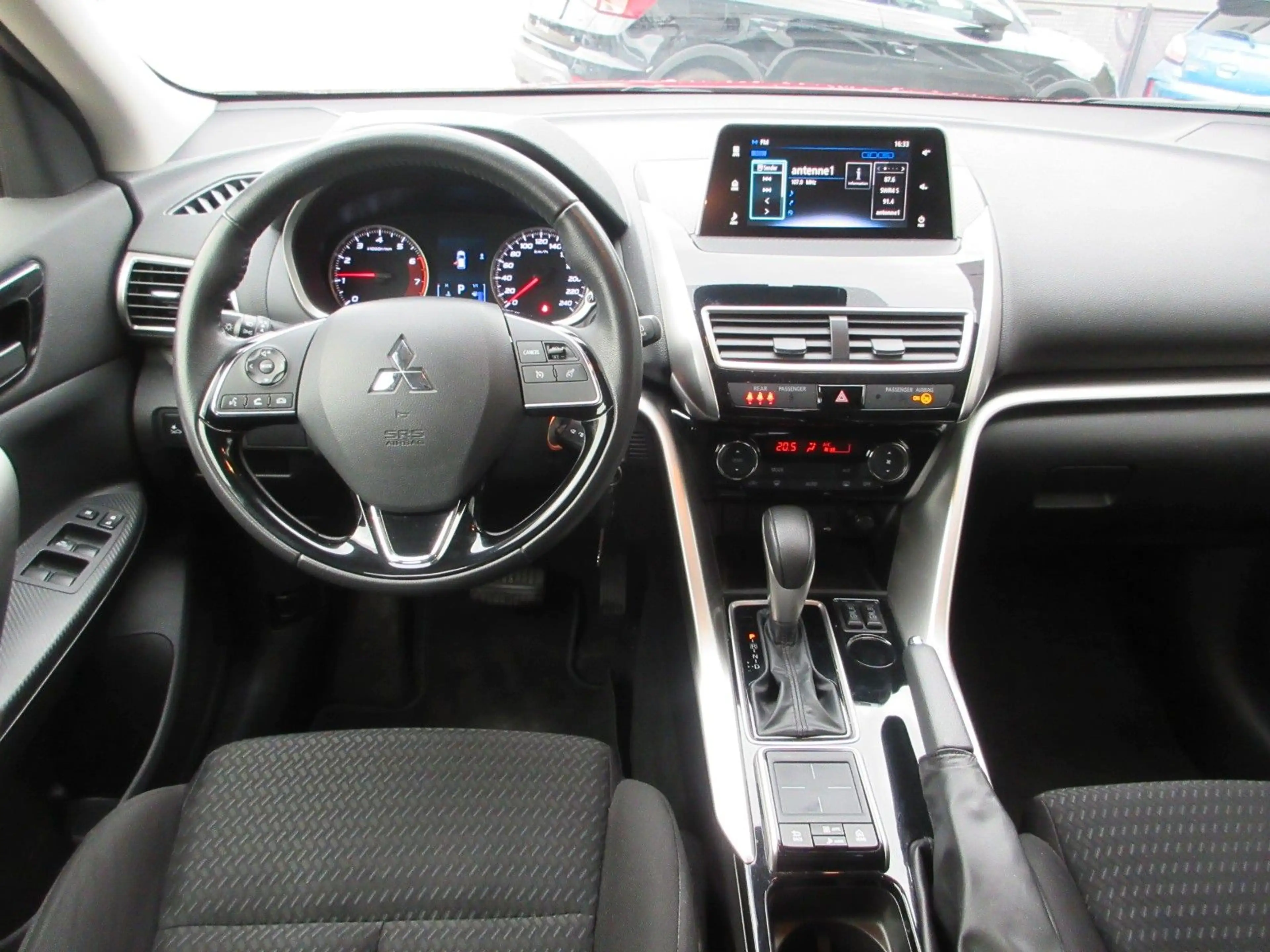 Mitsubishi Eclipse Cross 1.5 Diamant — photo 9