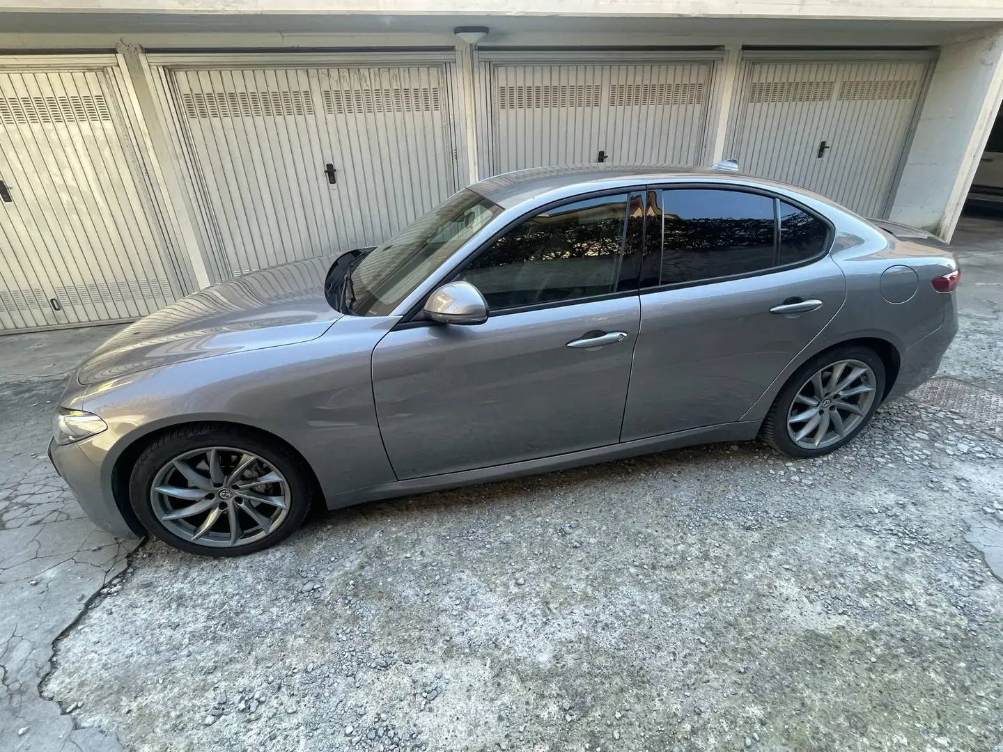 Alfa Romeo Giulia 2.2 t Super 160cv auto my19 Grigio - 1
