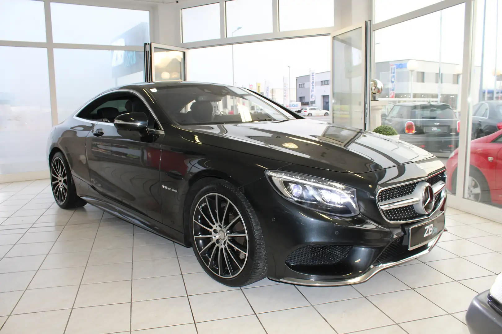 Mercedes-Benz S 500 S 500 4Matic AMG Sportpaket // Burmester // Pano Schwarz - 1