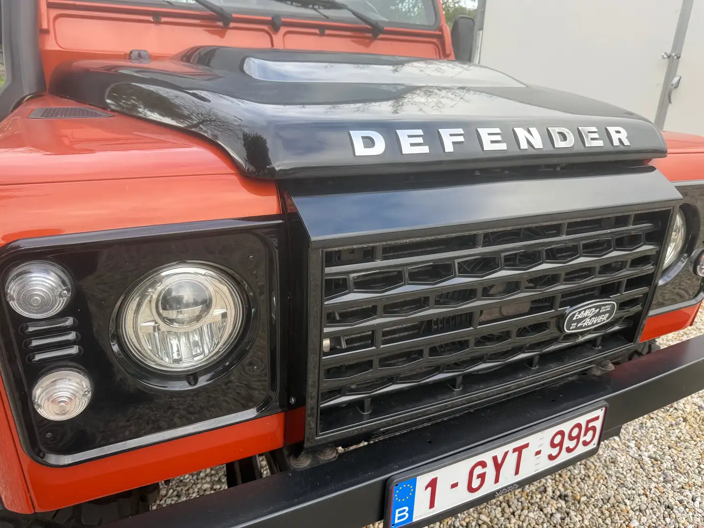 Land Rover Defender Defender 90 DPF Station Wagon Adventure Zwart - 2
