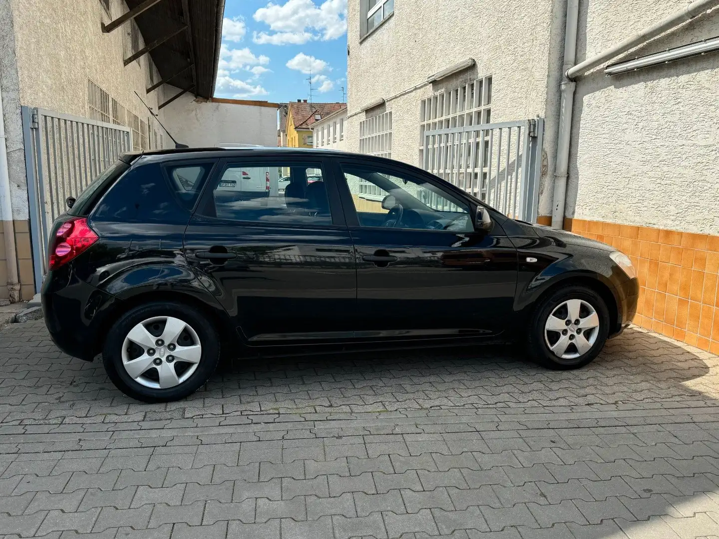 Kia Ceed 1.4 Vision*5-trg.*Klima*Sitzh.*Allwetter*Tü Schwarz - 2