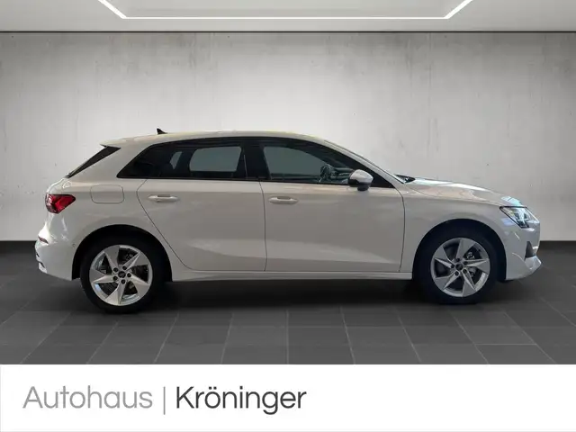 Audi A3 view 4
