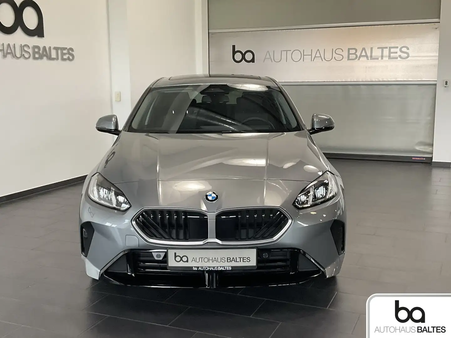 BMW 120 120i M Sport Design Pano/Park/Driv/AAC/DAB/Shadow Gris - 2