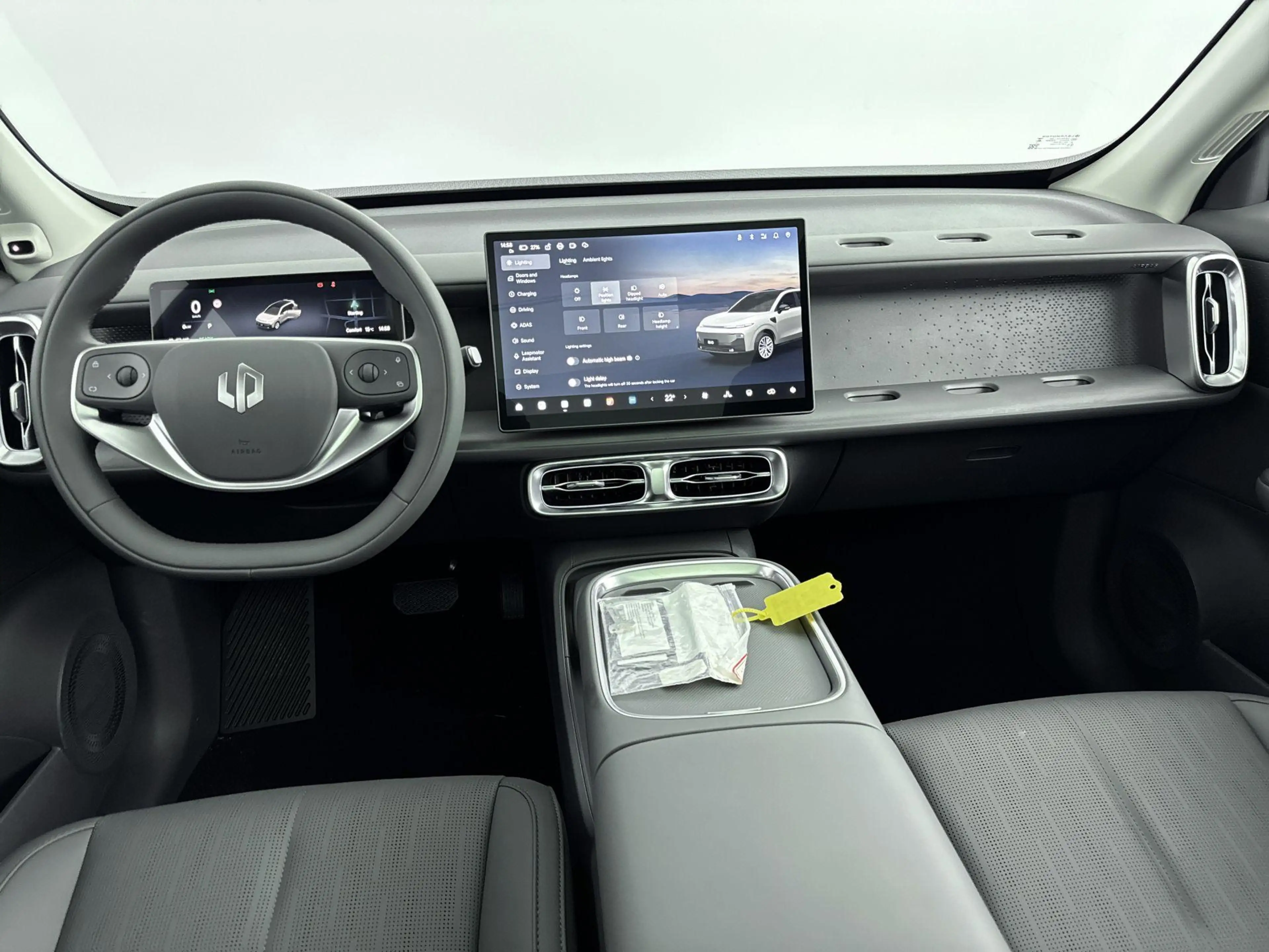 Leapmotor B10 Design ProMax 67.1 kWh | Panoramadak | Navigatie | — photo 6