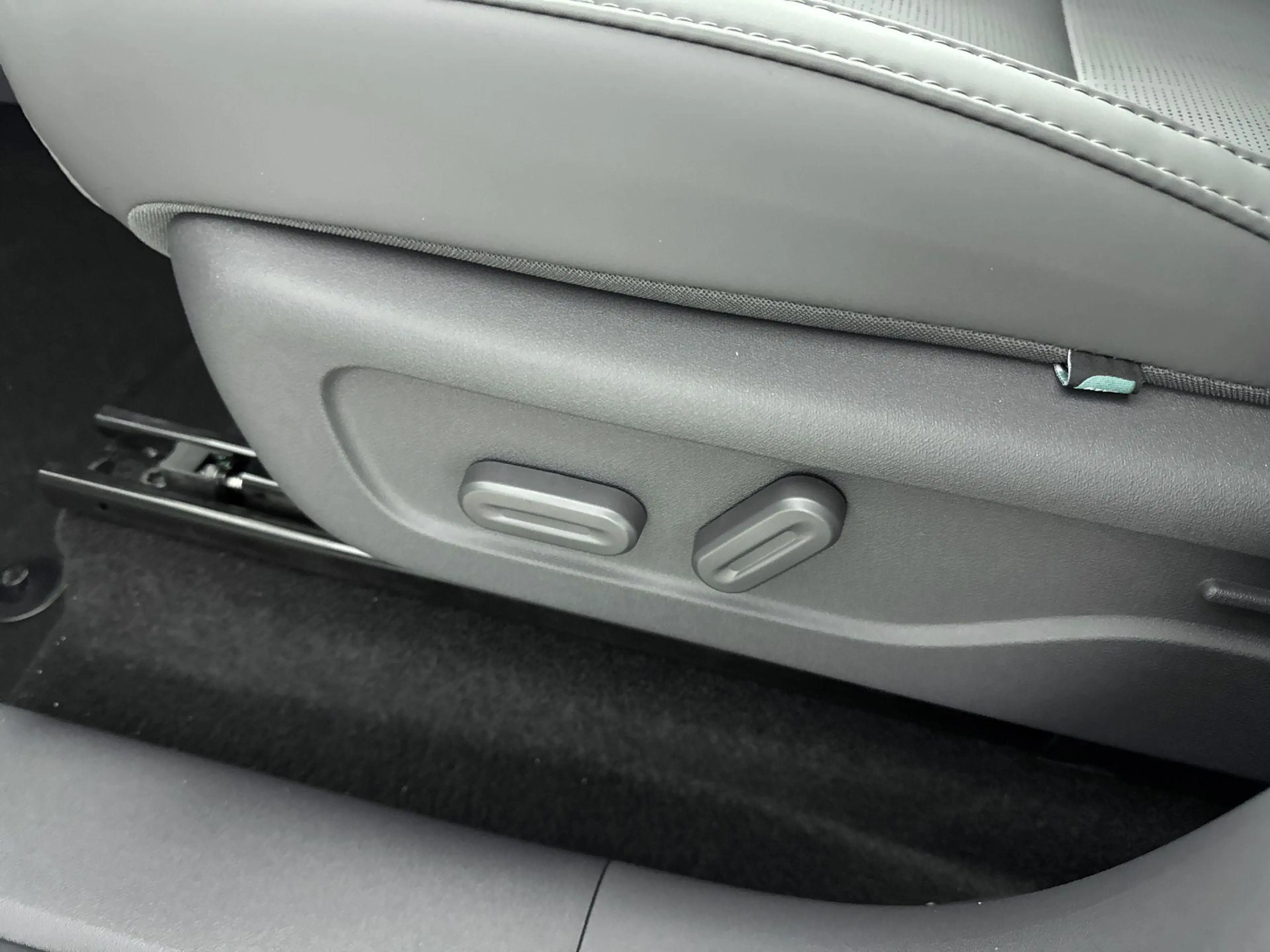 Leapmotor B10 Design ProMax 67.1 kWh | Panoramadak | Navigatie | — photo 8