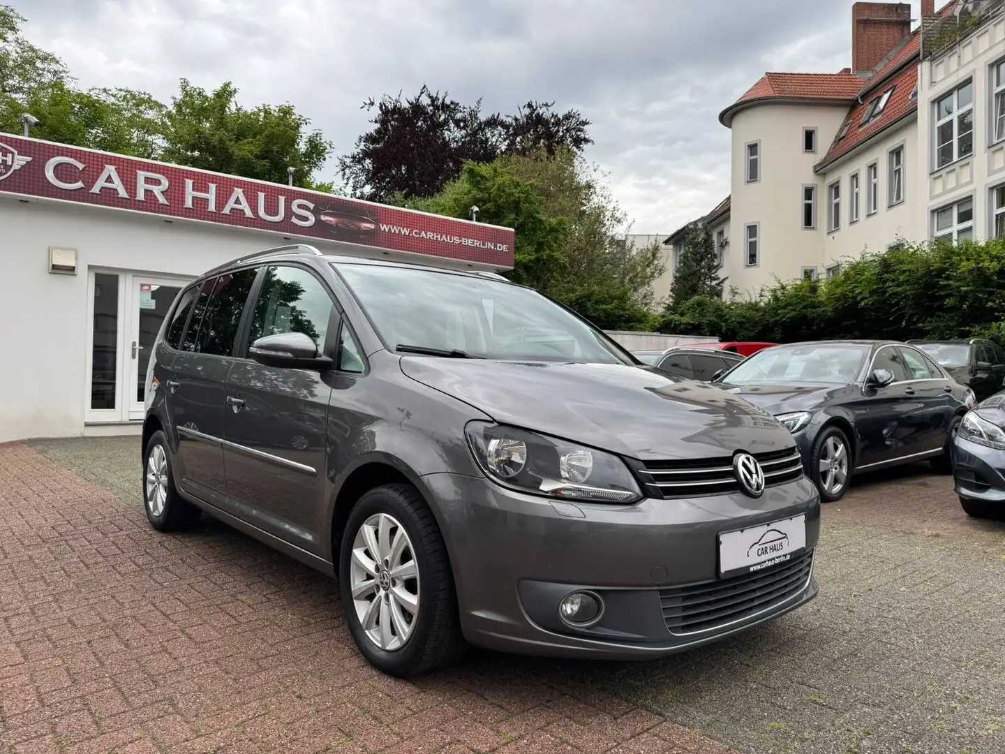Volkswagen Touran Highline 2.0 TDI DPF DSG * STANDHEIZUNG * Grigio - 1