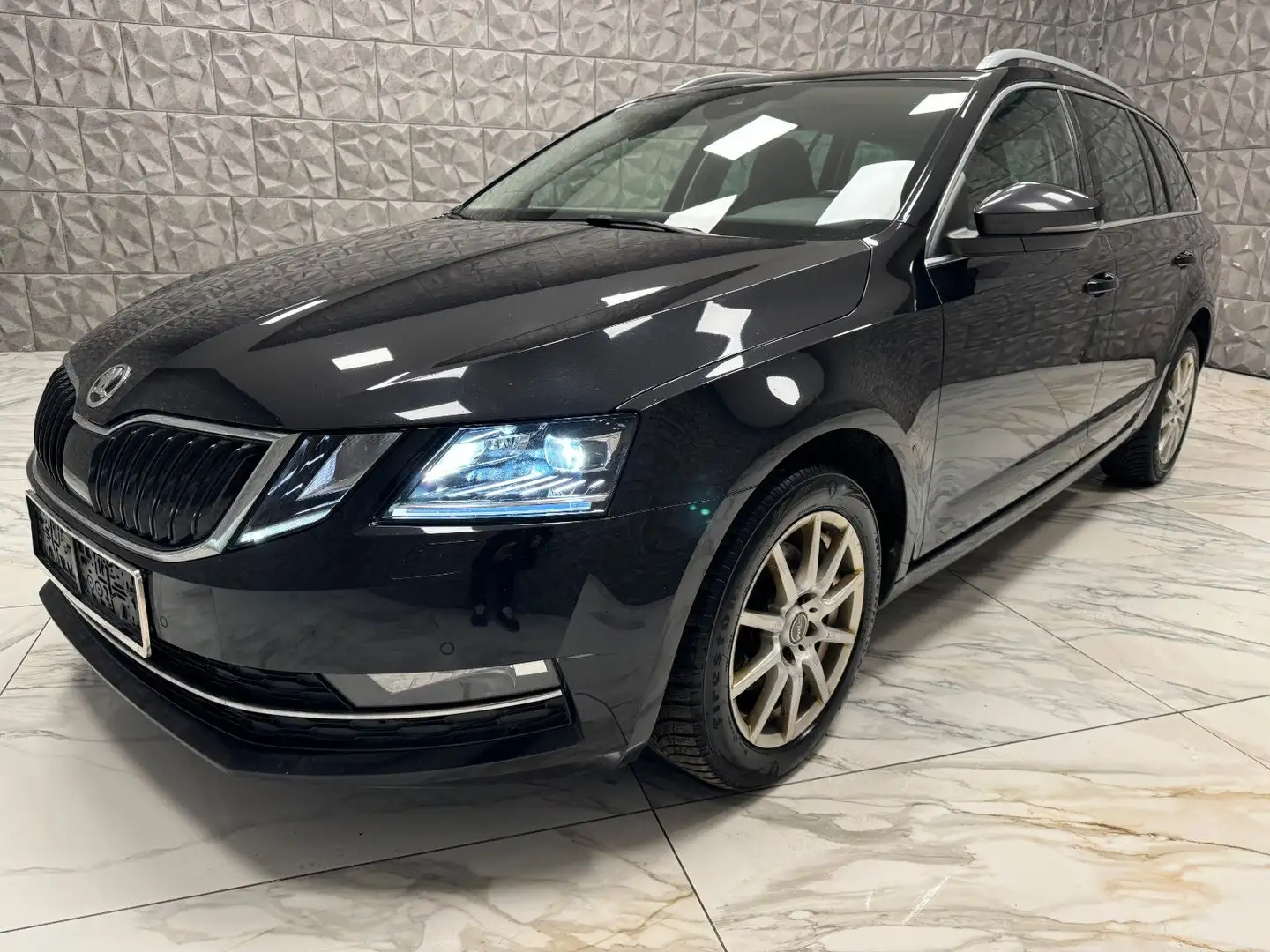 Skoda Octavia Combi Style*Voll Fahrbereit*Navi-Aut-Led Schwarz - 1