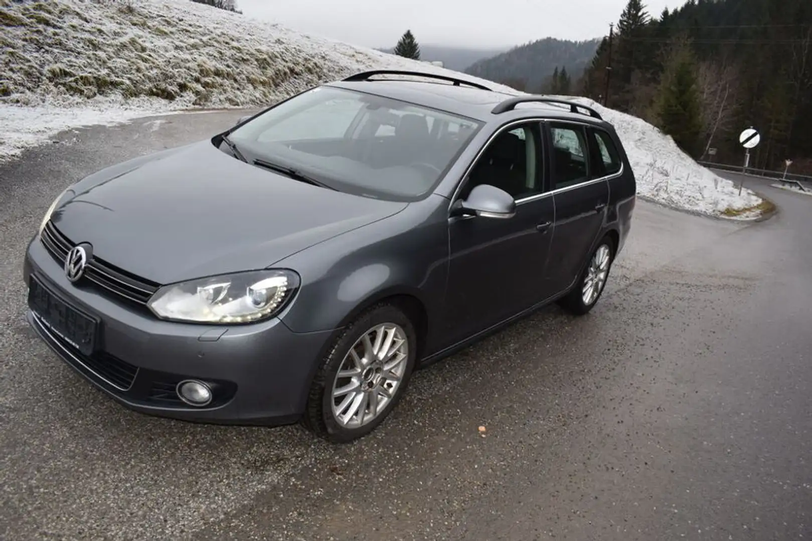 Volkswagen Golf Sky kombi top zustand pickerl neu Grau - 1