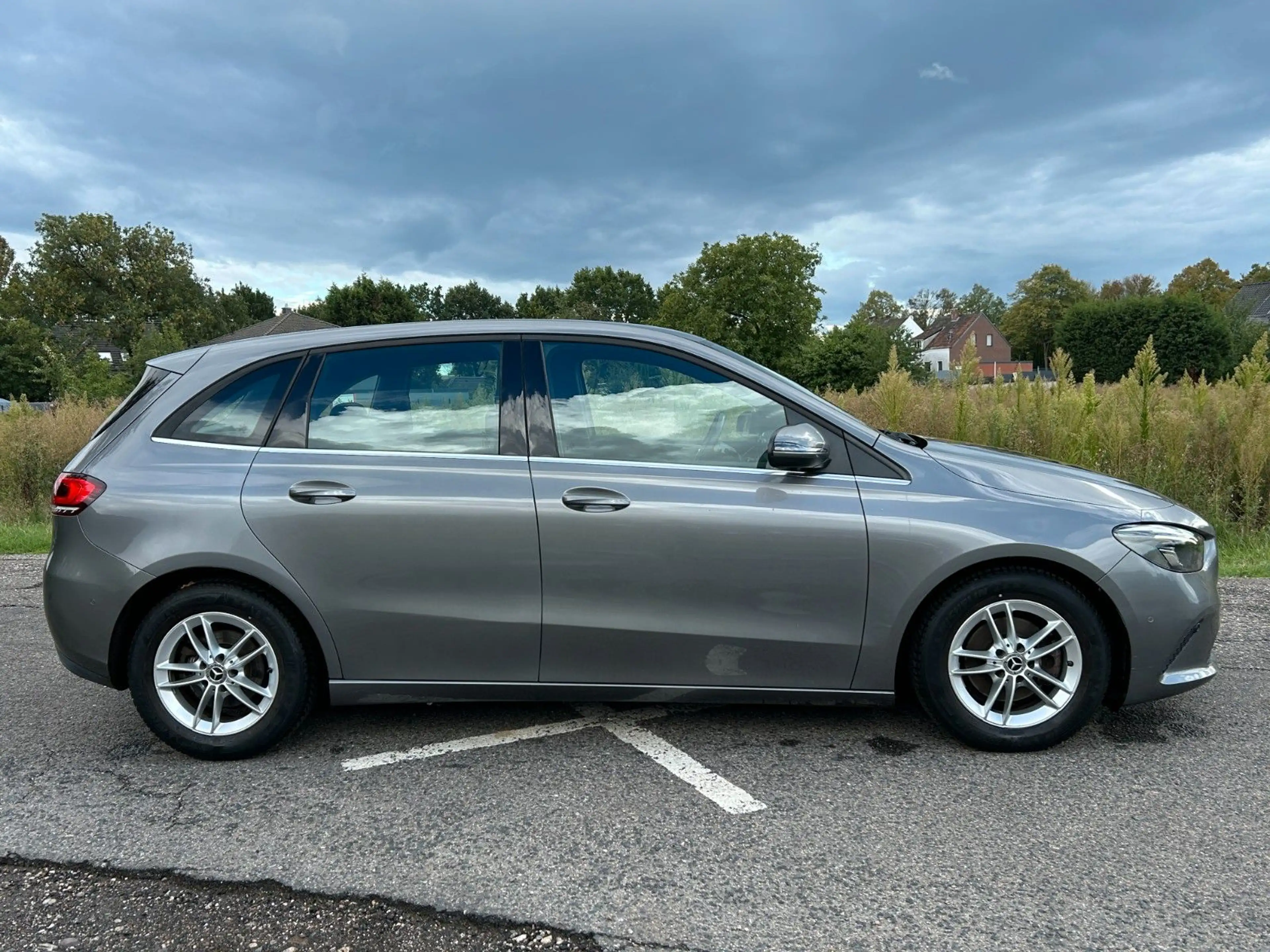Mercedes-Benz B 180 LED Automatik Kamera PDC Teilleder — photo 6