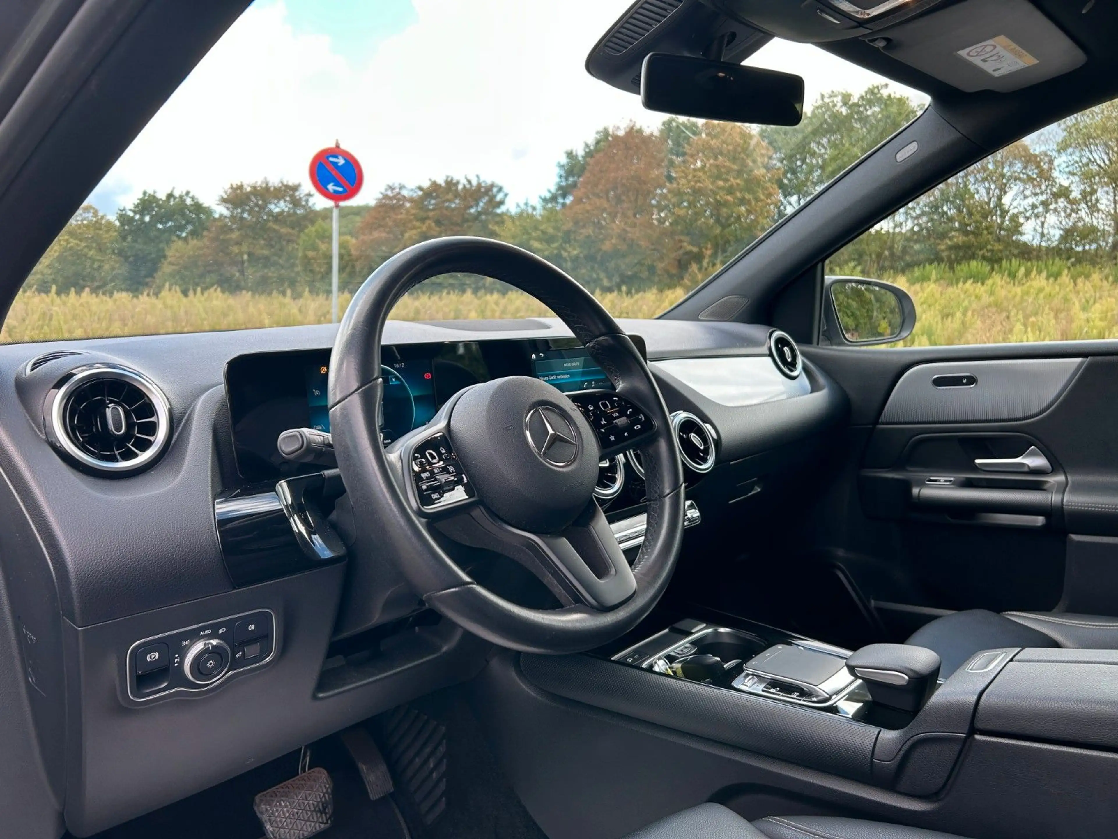 Mercedes-Benz B 180 LED Automatik Kamera PDC Teilleder — photo 11