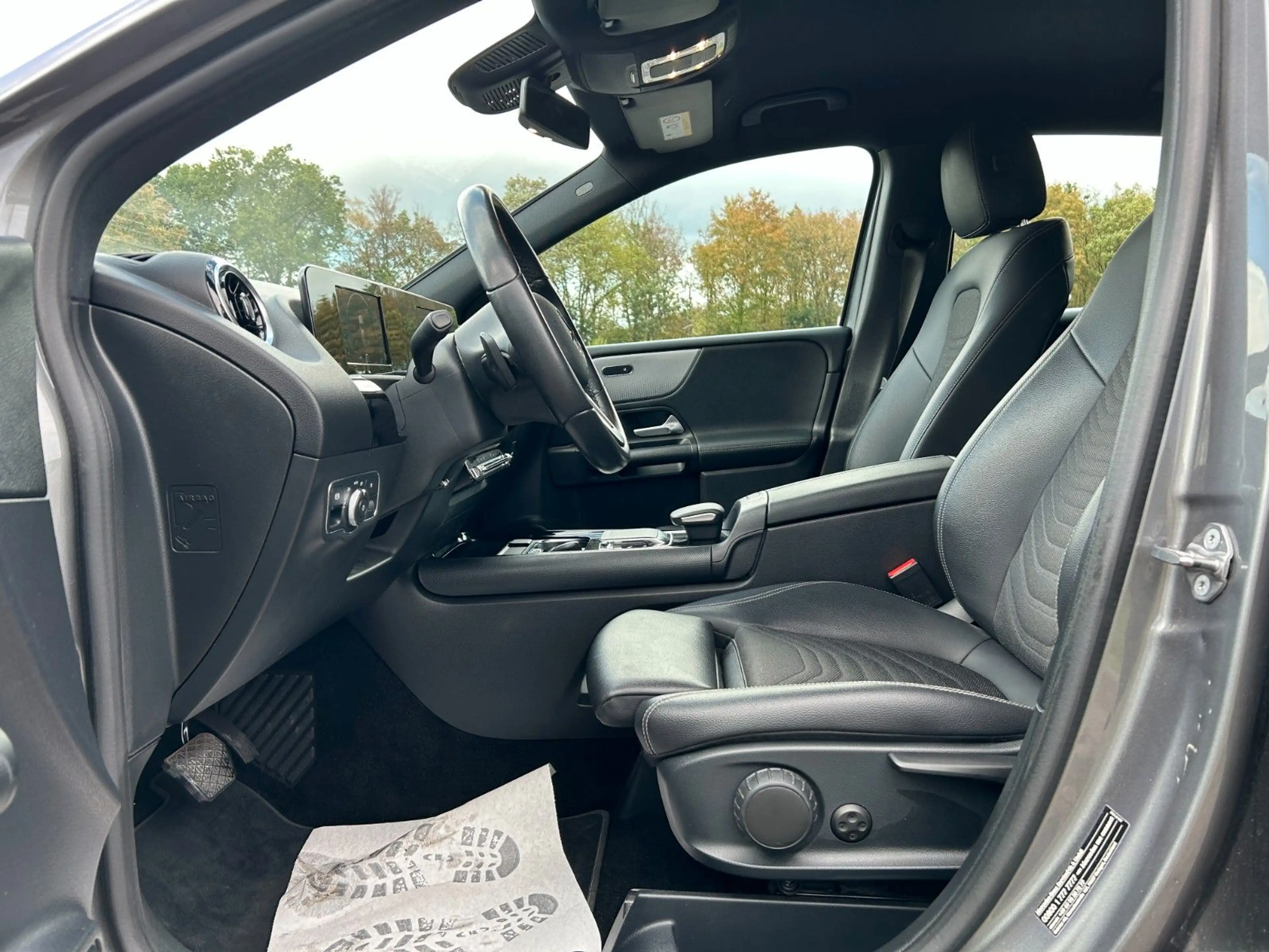 Mercedes-Benz B 180 LED Automatik Kamera PDC Teilleder — photo 10