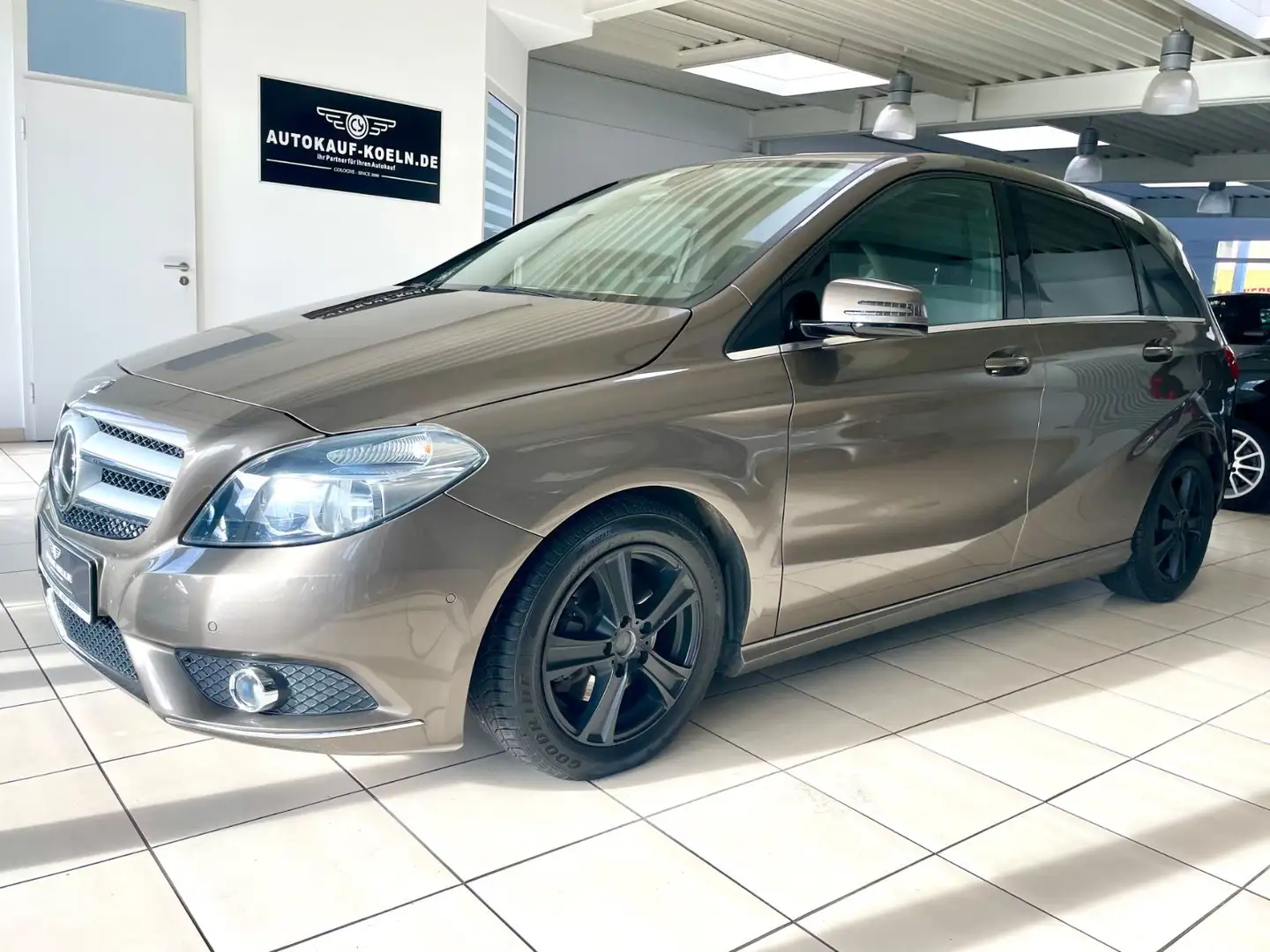 Mercedes-Benz B 200 Sportpaket/Navi/Leder/Matrix Optik Grigio - 1