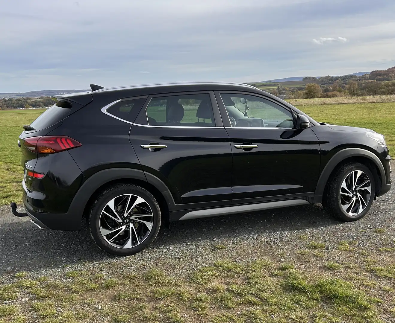 Hyundai TUCSON Premium 4WD, AHK, Sound, Car Play Schwarz - 1