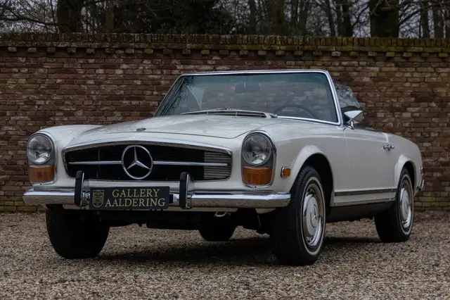 Mercedes-Benz SL 280 Pagode Matching numbers, Manual, Fully restored co