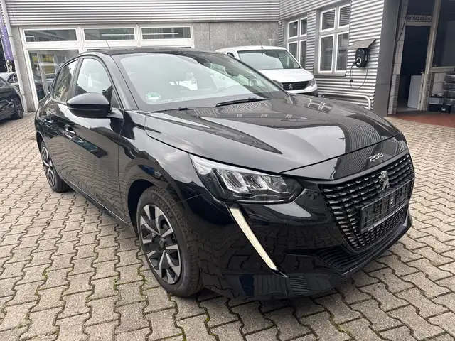 Peugeot 208 view 2