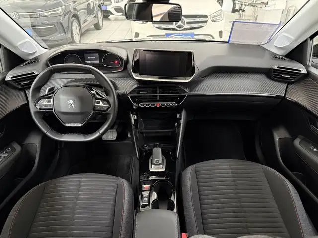 Peugeot 208 view 15