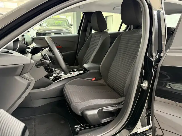 Peugeot 208 view 13