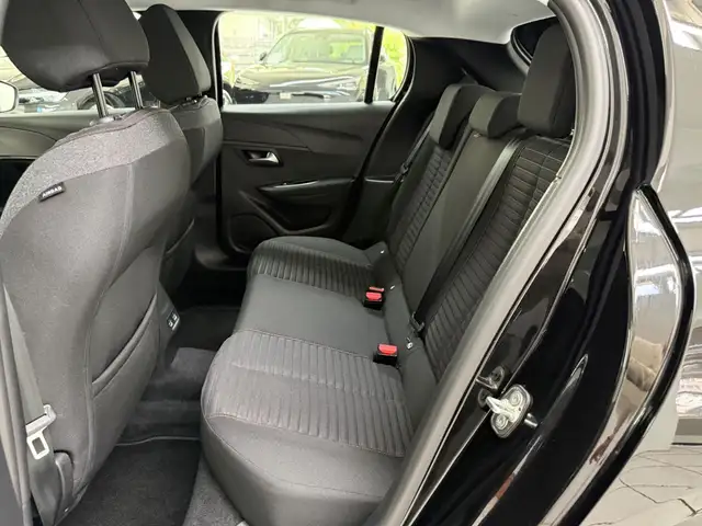 Peugeot 208 view 14