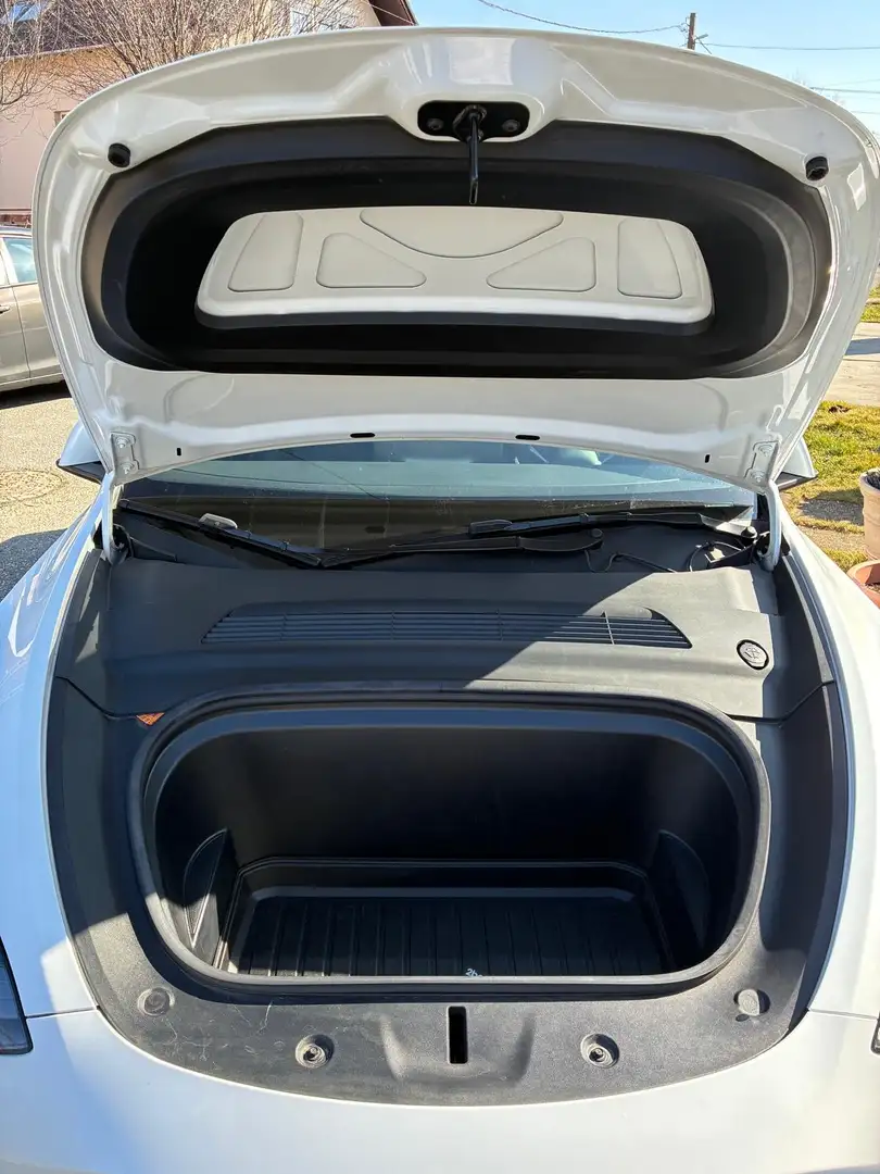 Tesla Model Y Model Y Long Range AWD 75kWh Weiß - 1