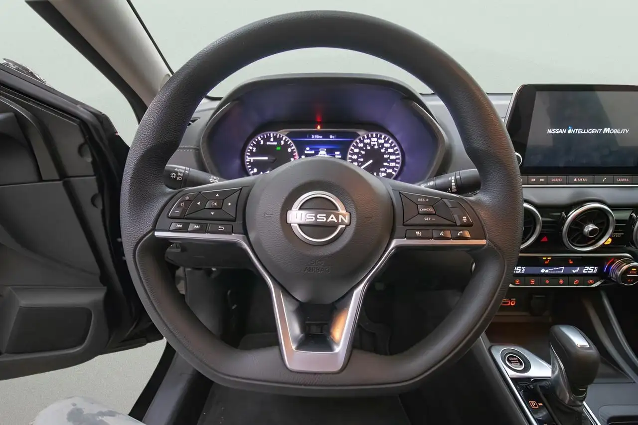 Nissan Sentra снимка Nissan Sentra