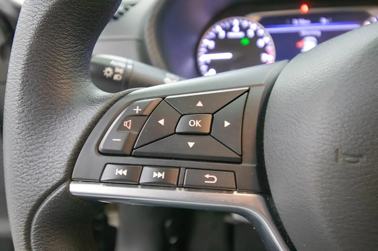 Nissan Sentra снимка Nissan Sentra