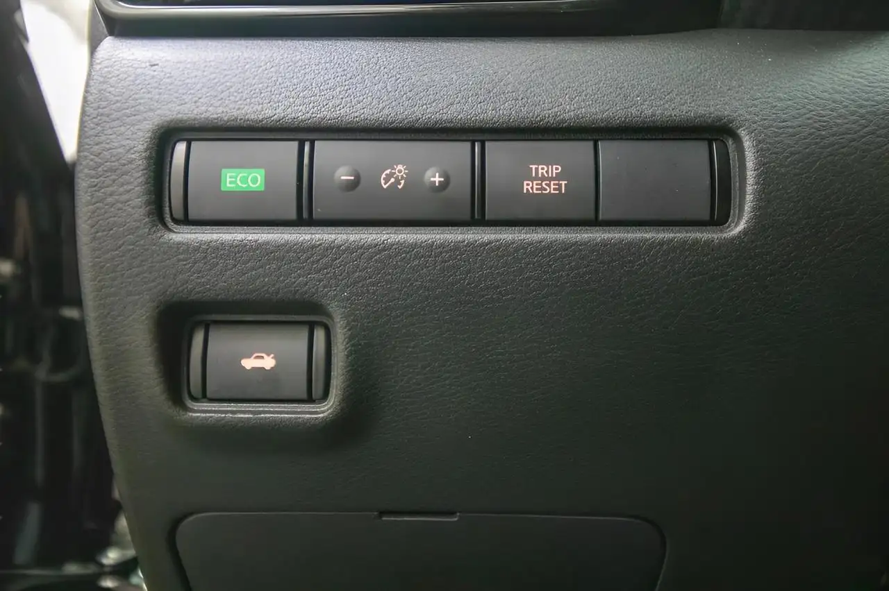Nissan Sentra снимка Nissan Sentra