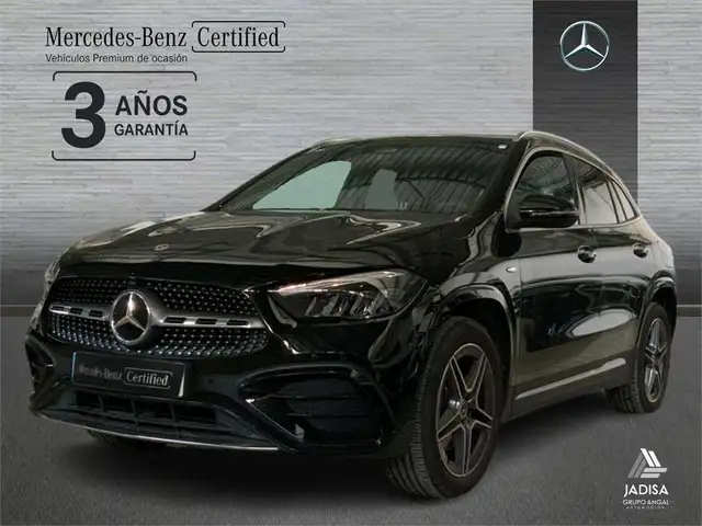 Mercedes-Benz GLA 250 e con tecnología híbrida EQ