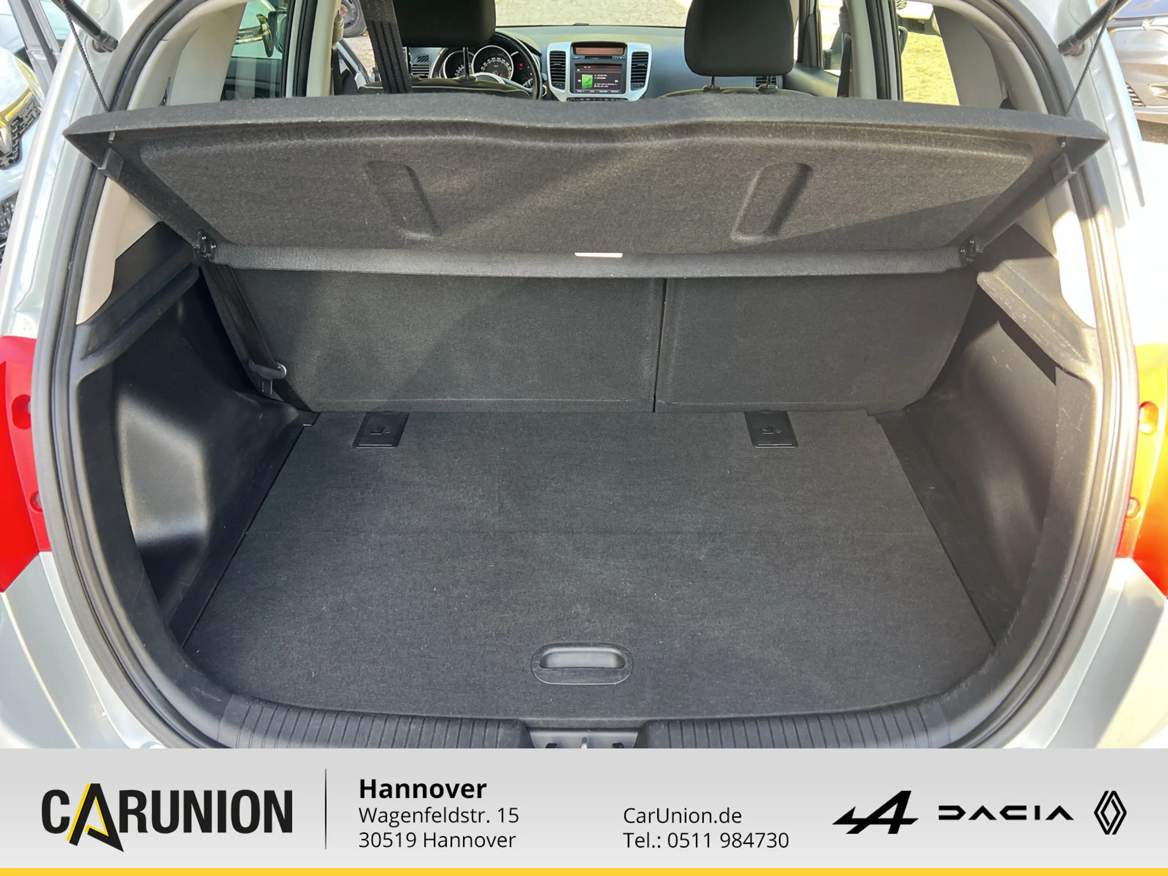 Kia Venga 1.4 CVVT Dream Team — photo 12