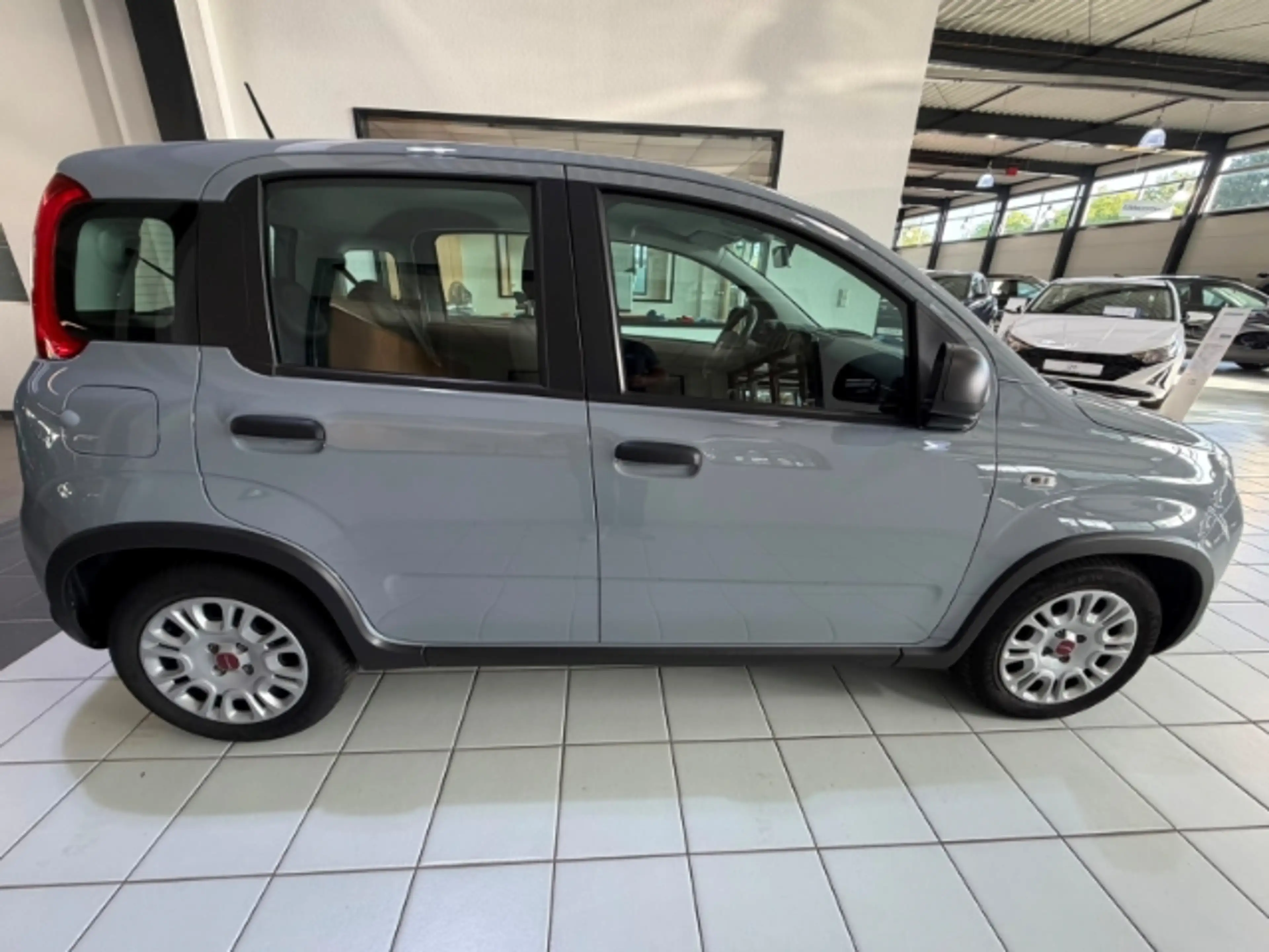 Fiat Panda Hybrid 1.0 GSE DAB Klima BT teilb.Rücksb eFH — photo 4