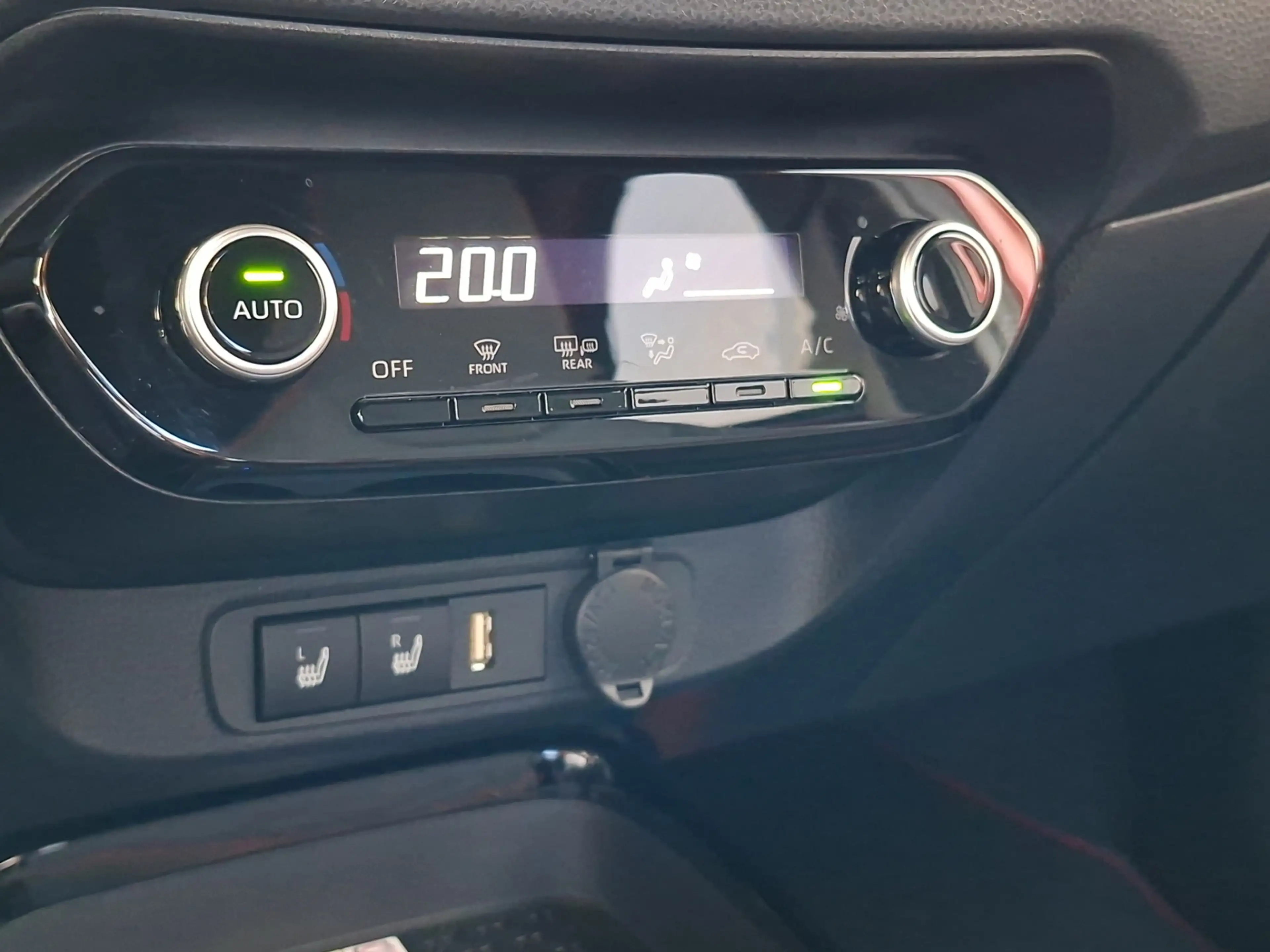 Toyota Aygo X 1.0 VVT-i S-CVT Premium | Dealer onderhouden | JBL — photo 9