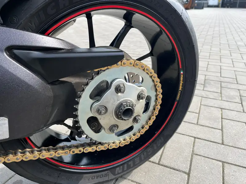 Ducati Hypermotard 939 - foto 8