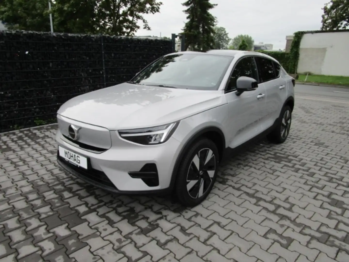 Volvo C40 Pure Electric 2WD Recharge Plus StandHZG Panorama Silber - 1