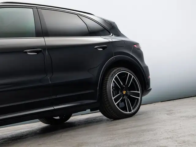Porsche Cayenne Turbo S E-Hybrid III Ansicht 34