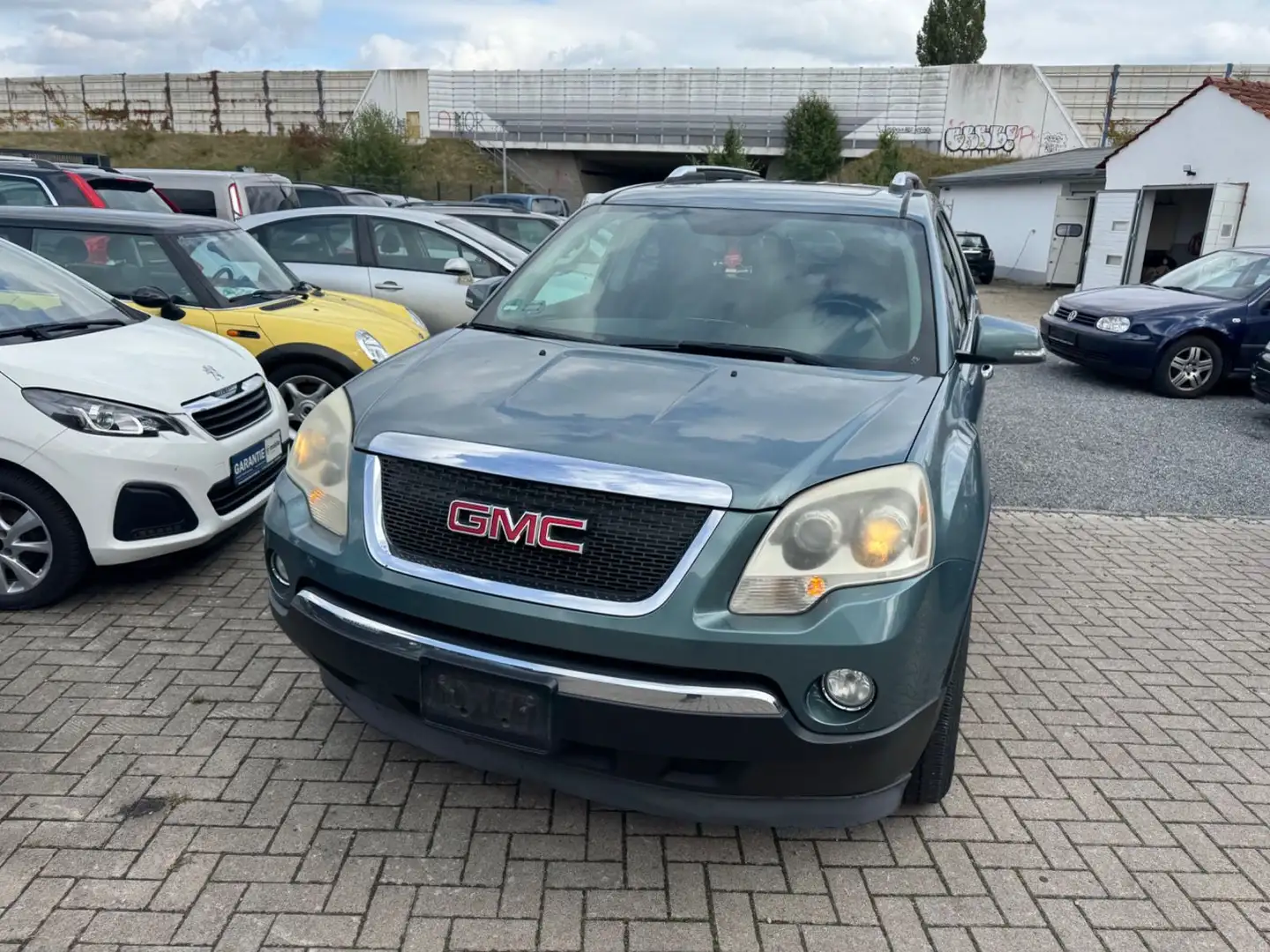 GMC Acadia - 2