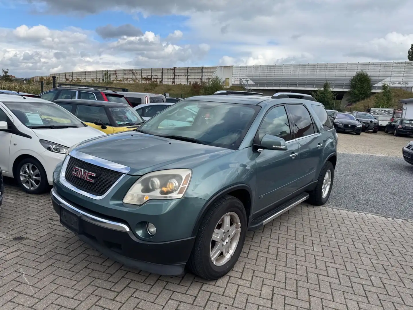 GMC Acadia - 1