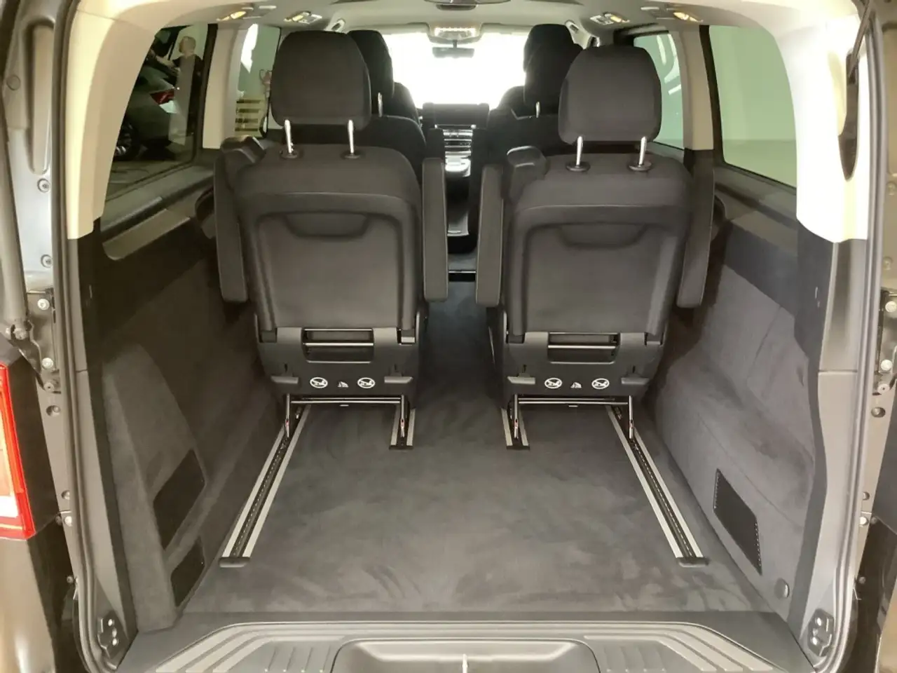 Mercedes-Benz V 300 d extralang 4 Matic AIRMATIC/Distronic 15