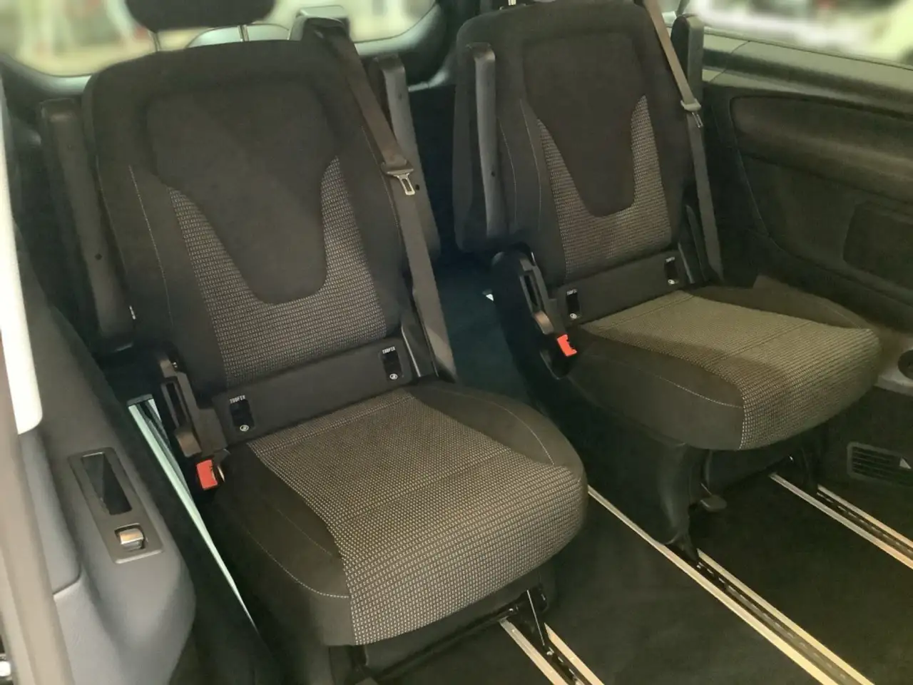 Mercedes-Benz V 300 d extralang 4 Matic AIRMATIC/Distronic 12