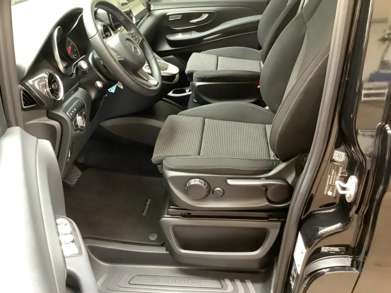 Mercedes-Benz V 300 d extralang 4 Matic AIRMATIC/Distronic 5