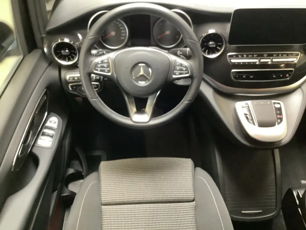 Mercedes-Benz V 300 d extralang 4 Matic AIRMATIC/Distronic 13