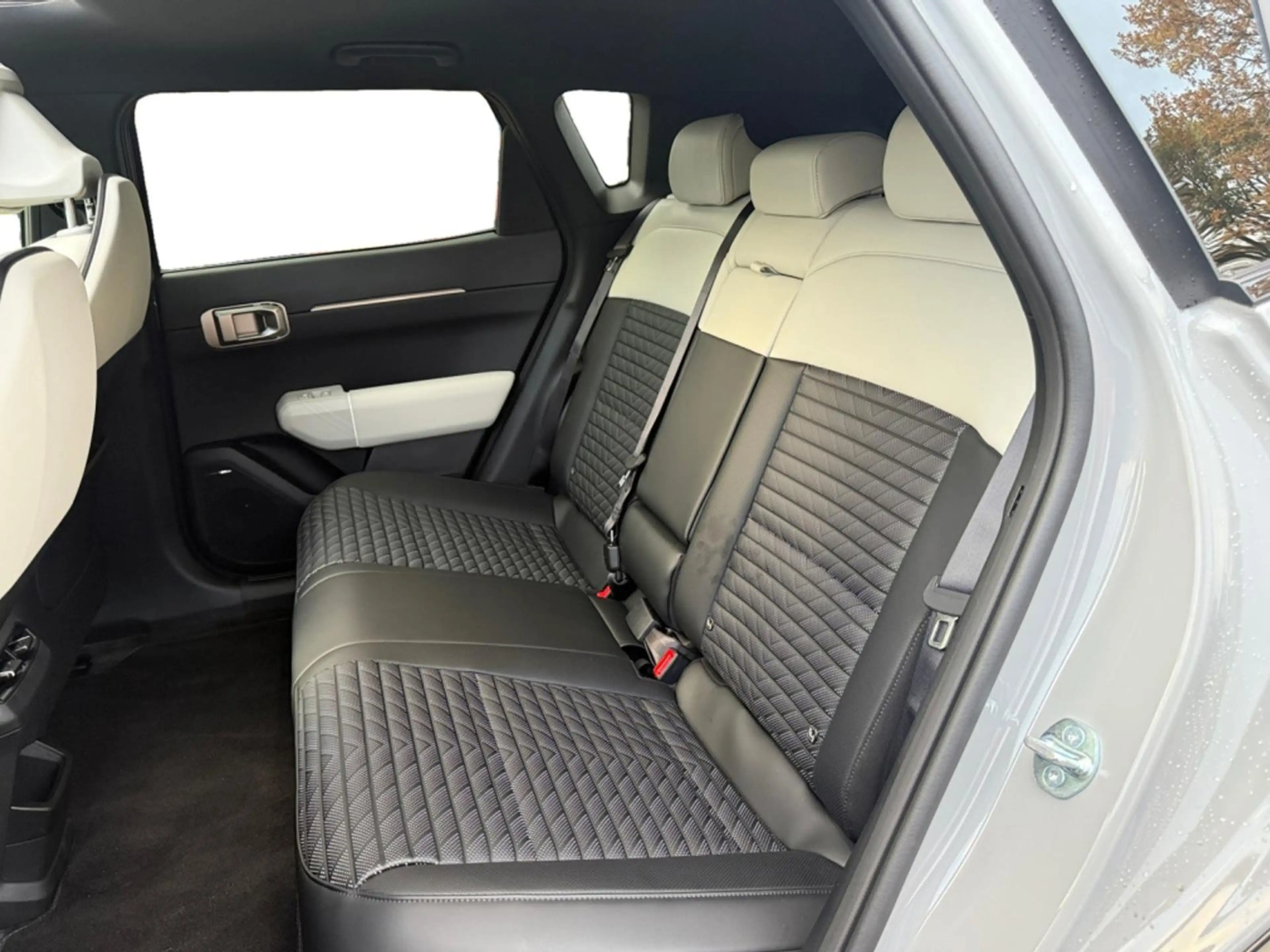 Kia EV4 GT-PlusLine 81.4 kWh I Pano I All-season banden — photo 12