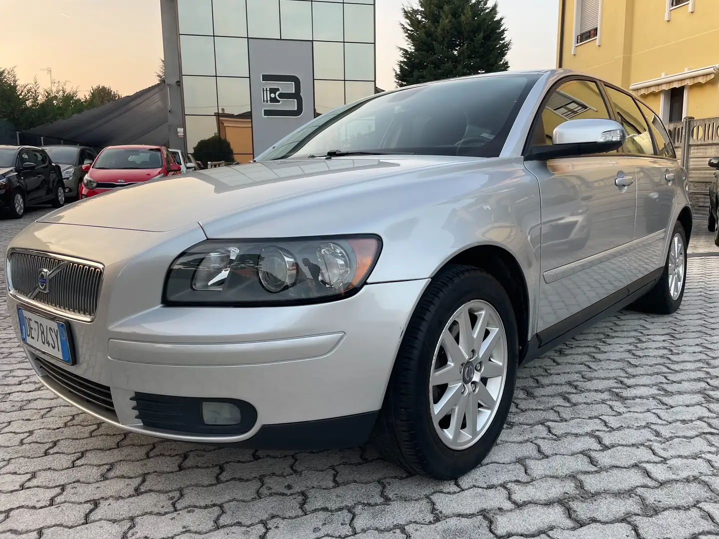 Volvo V50 V50 1.6 Summum IDONEA NEOPATENTATI KM REALI !!! Plateado - 1