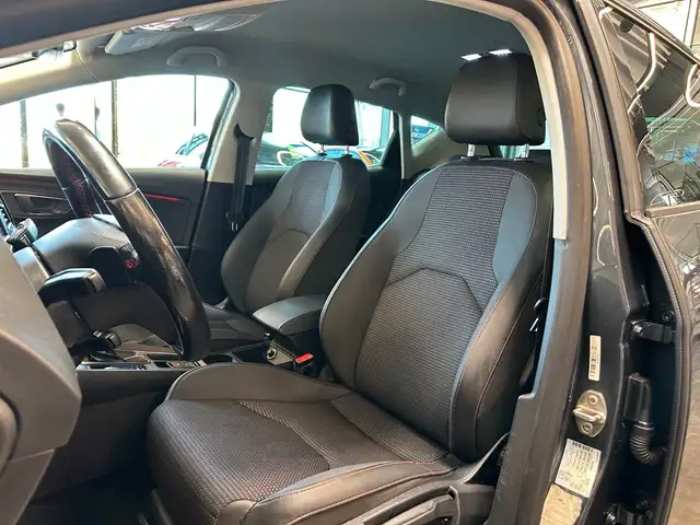 Seat Leon view 8
